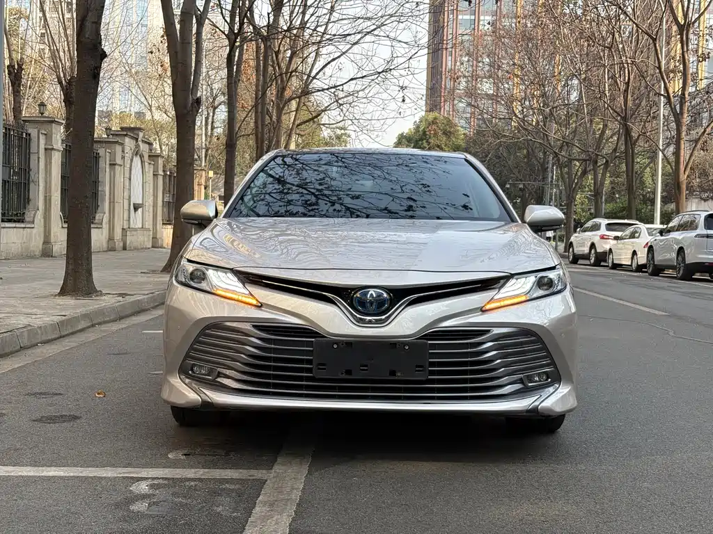 Toyota Toyota Camry 2019 Hybrid 2.5HG Luxury Edition China V 2019 - thumbnail 2