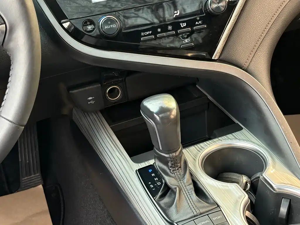 Toyota Toyota Camry 2019 Hybrid 2.5HG Luxury Edition China V 2019 - thumbnail 10