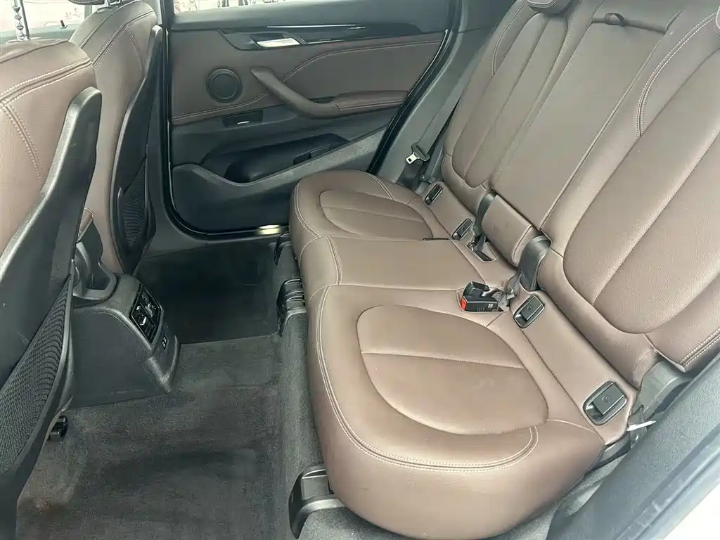 BMW BMW X1 2020 sDrive25Li Leading Edition 2020 - thumbnail 6
