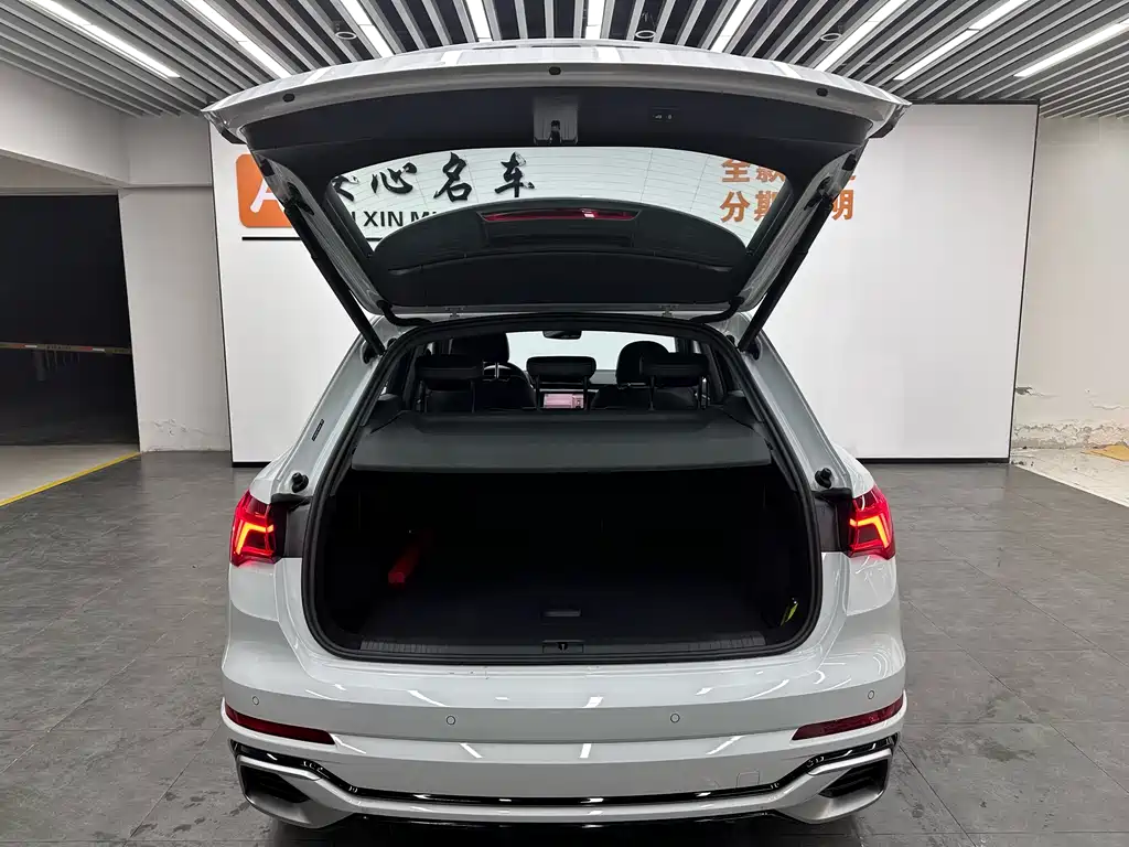 Audi Audi Q3 2026 quattro 45th Anniversary Edition 35TFSI S Line 2026 - thumbnail 5