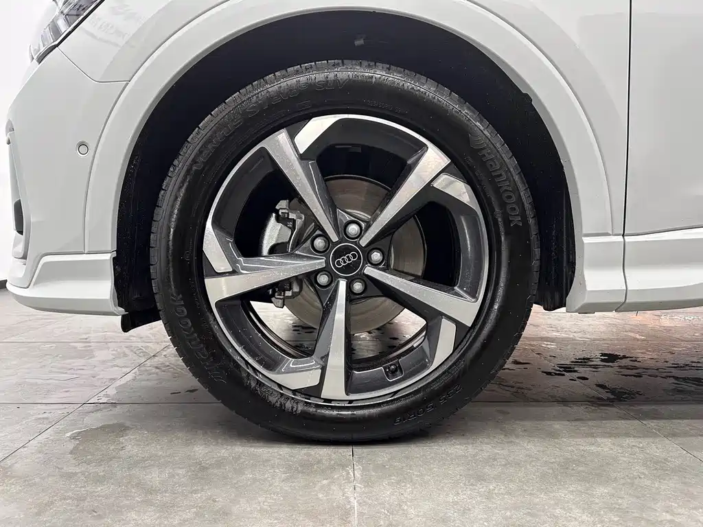 Audi Audi Q3 2026 quattro 45th Anniversary Edition 35TFSI S Line 2026 - thumbnail 6