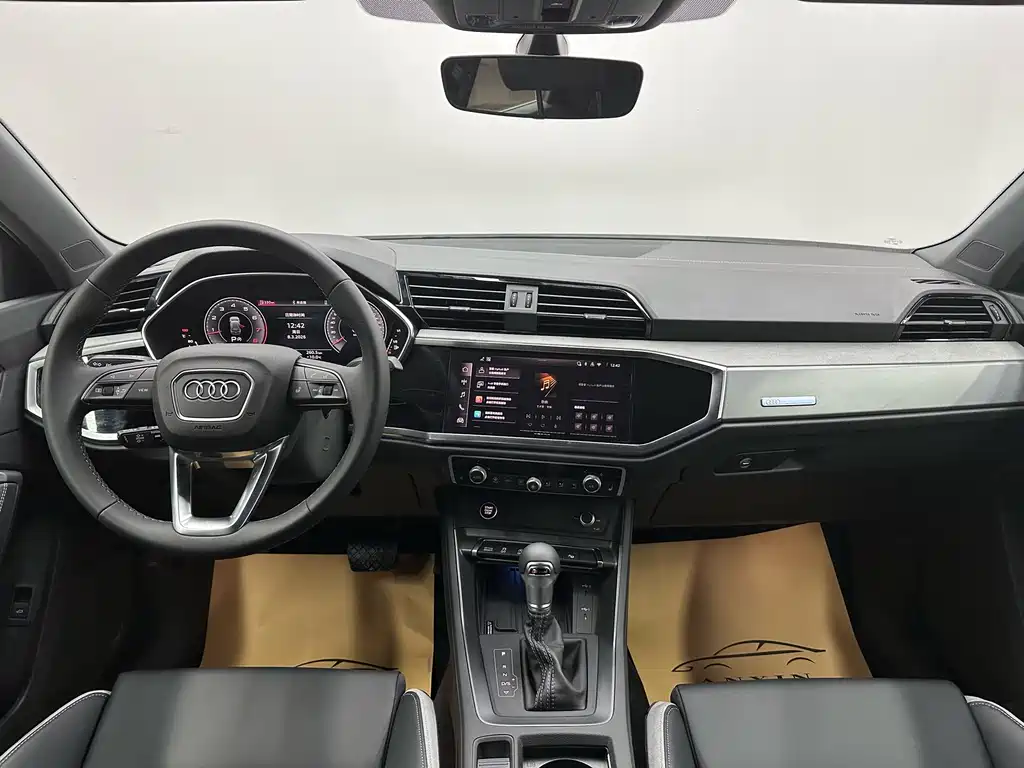 Audi Audi Q3 2026 quattro 45th Anniversary Edition 35TFSI S Line 2026 - thumbnail 18