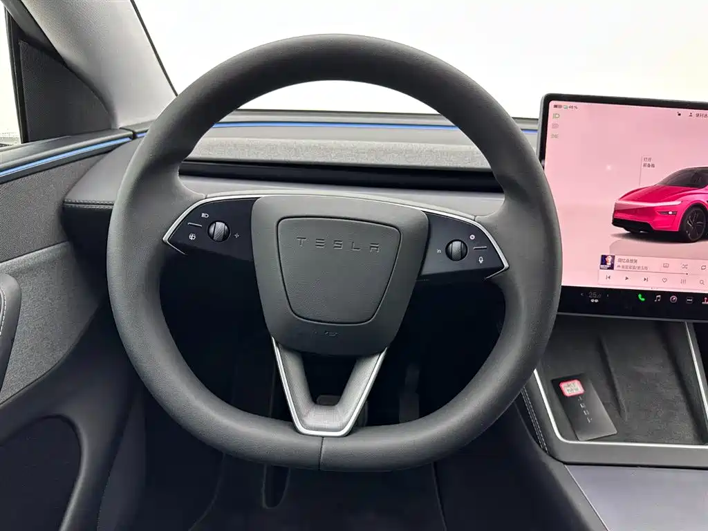 Tesla Model Y 2025 Rear-Wheel Drive Version 2025 - thumbnail 10