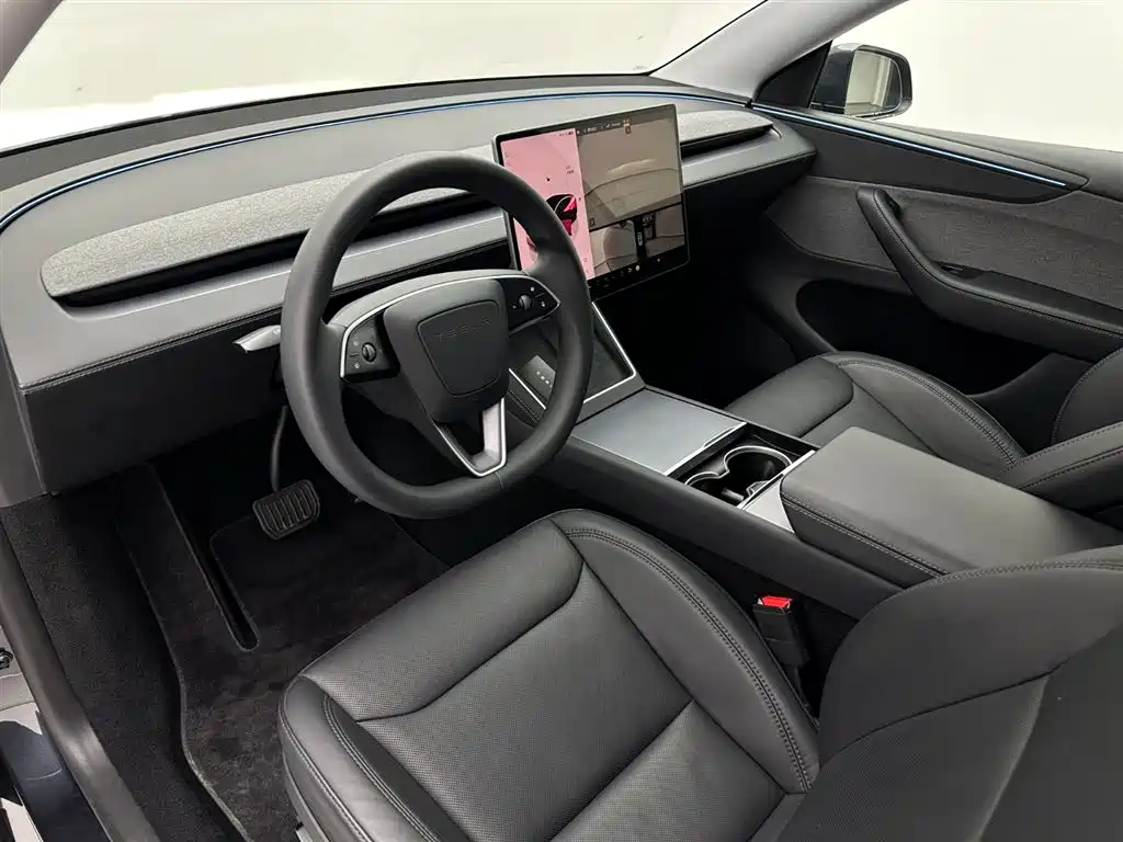 Tesla Model Y 2025 Rear-Wheel Drive Version 2025 - thumbnail 17