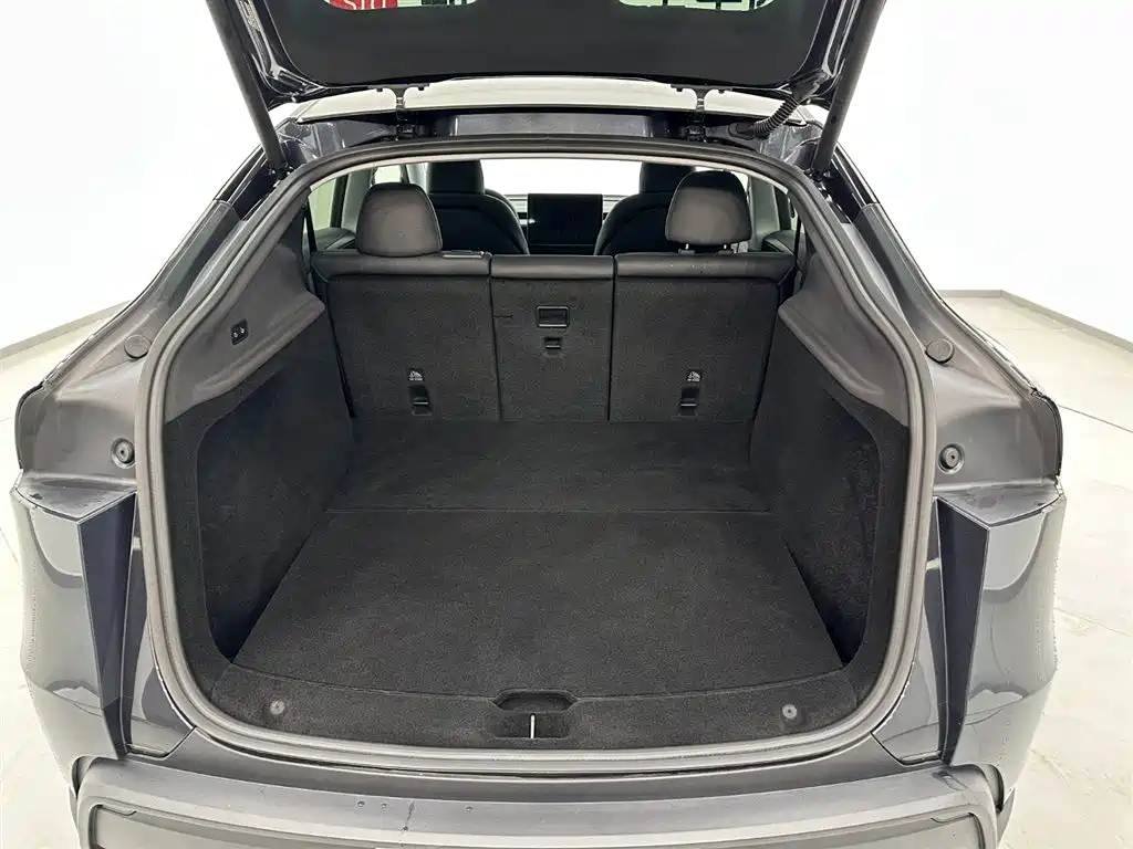 Tesla Model Y 2025 Rear-Wheel Drive Version 2025 - thumbnail 25
