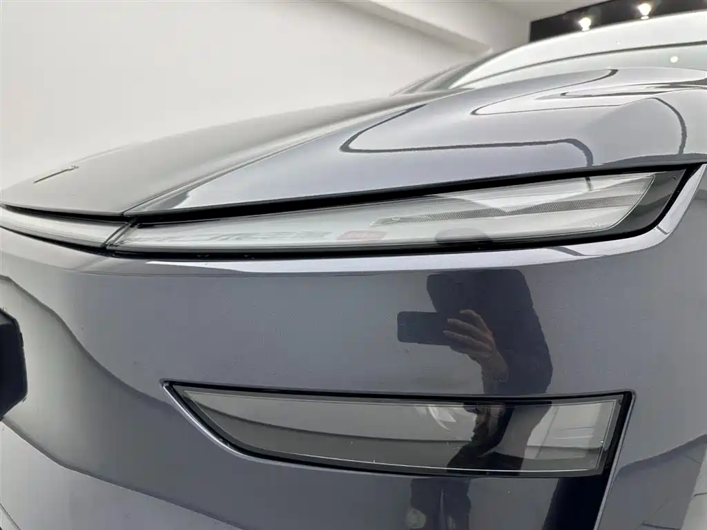 Tesla Model Y 2025 Rear-Wheel Drive Version 2025 - thumbnail 27