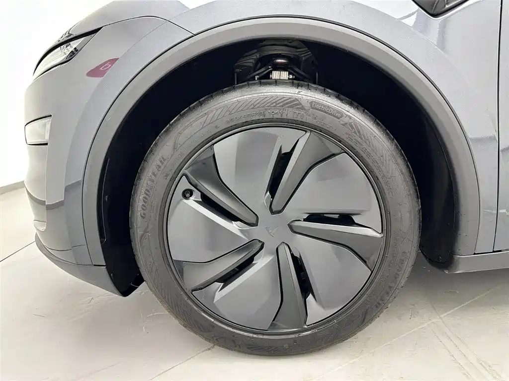 Tesla Model Y 2025 Rear-Wheel Drive Version 2025 - thumbnail 29