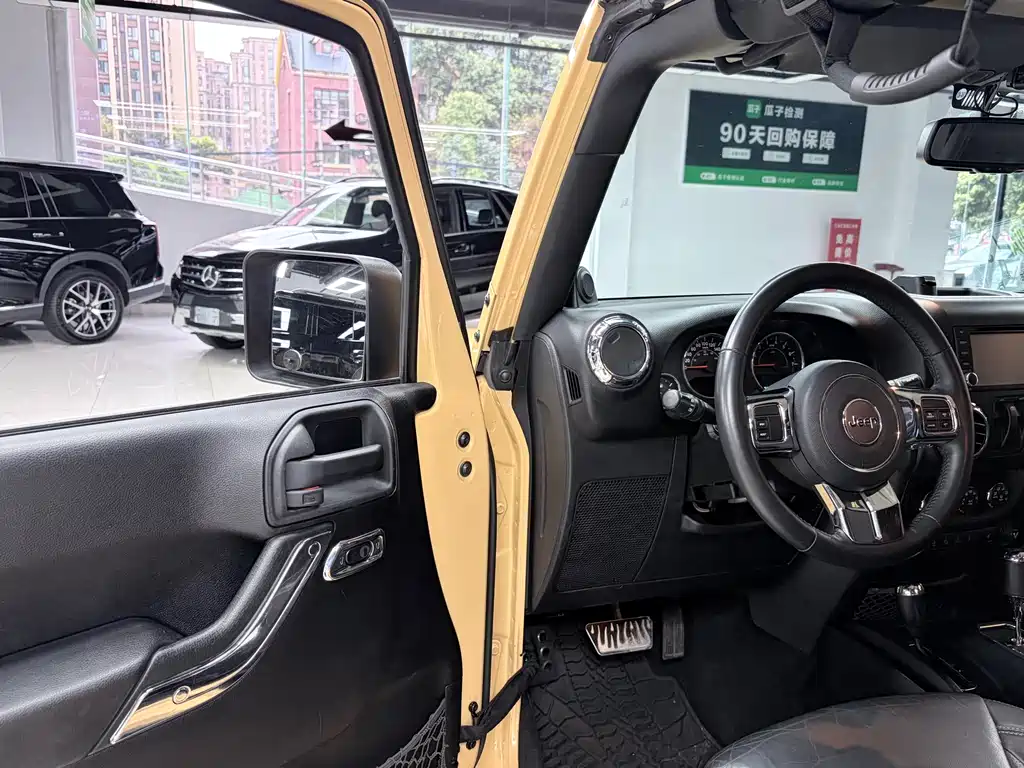 Jeep Jeep Wrangler 2013 3.6L Sahara Two-Door Version 2014 - thumbnail 8