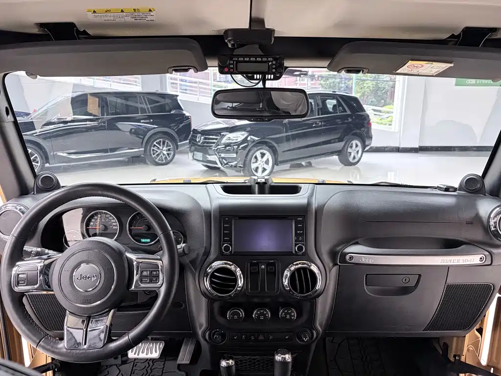 Jeep Jeep Wrangler 2013 3.6L Sahara Two-Door Version 2014 - thumbnail 14