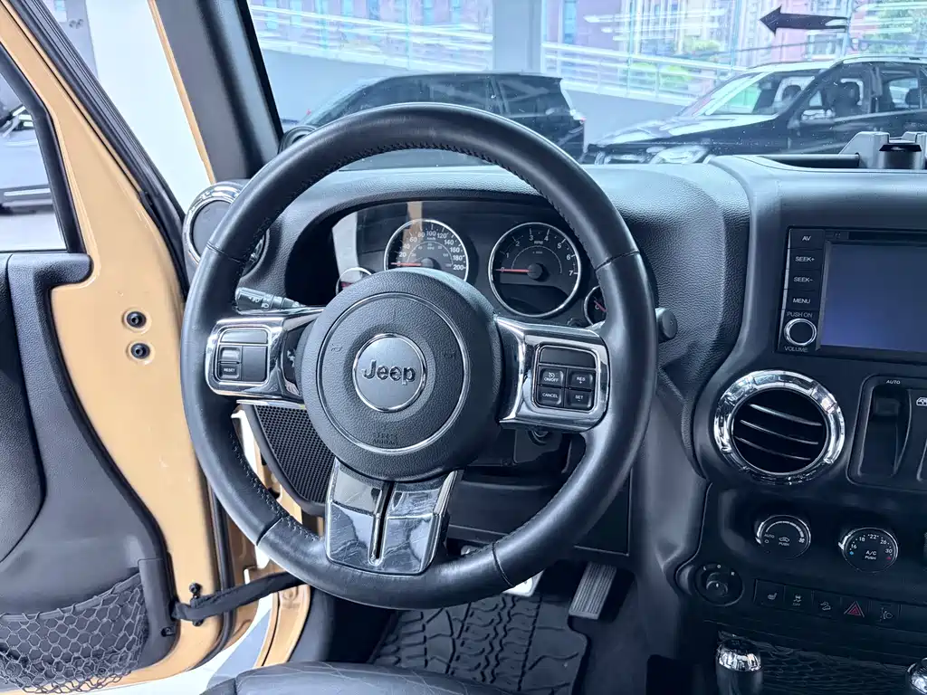Jeep Jeep Wrangler 2013 3.6L Sahara Two-Door Version 2014 - thumbnail 15
