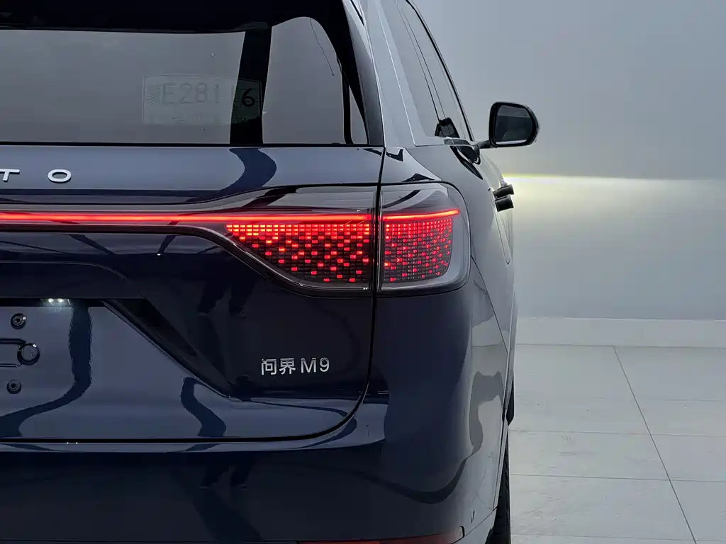 AITO M9 Aito M9 2025 Extended Range Ultra 52kWh 6-seat Version (192-line LiDAR) 2026 - thumbnail 6