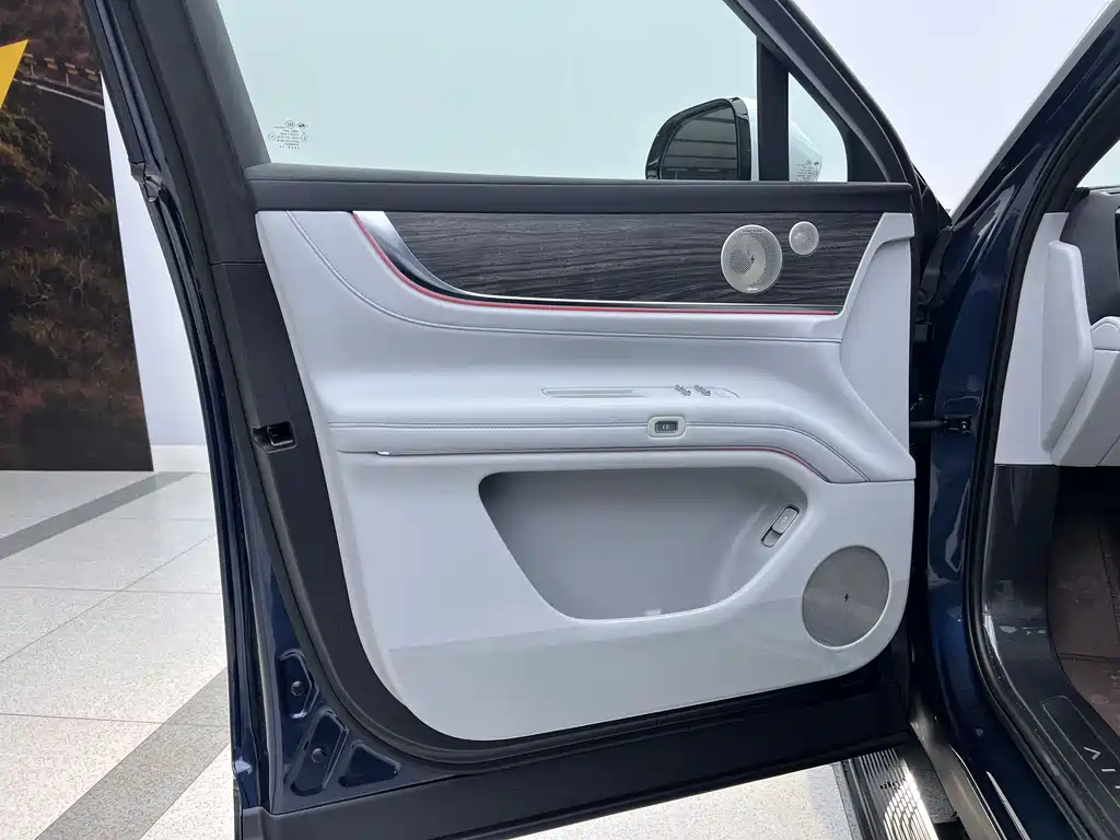 AITO M9 Aito M9 2025 Extended Range Ultra 52kWh 6-seat Version (192-line LiDAR) 2026 - thumbnail 11