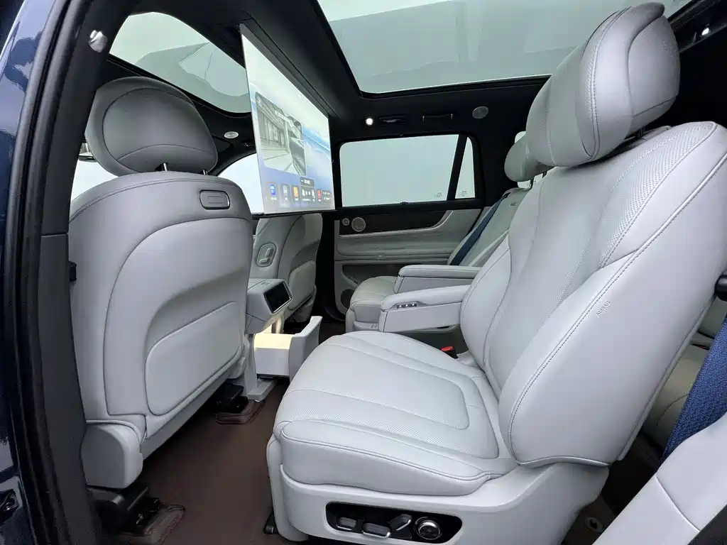 AITO M9 Aito M9 2025 Extended Range Ultra 52kWh 6-seat Version (192-line LiDAR) 2026 - thumbnail 13