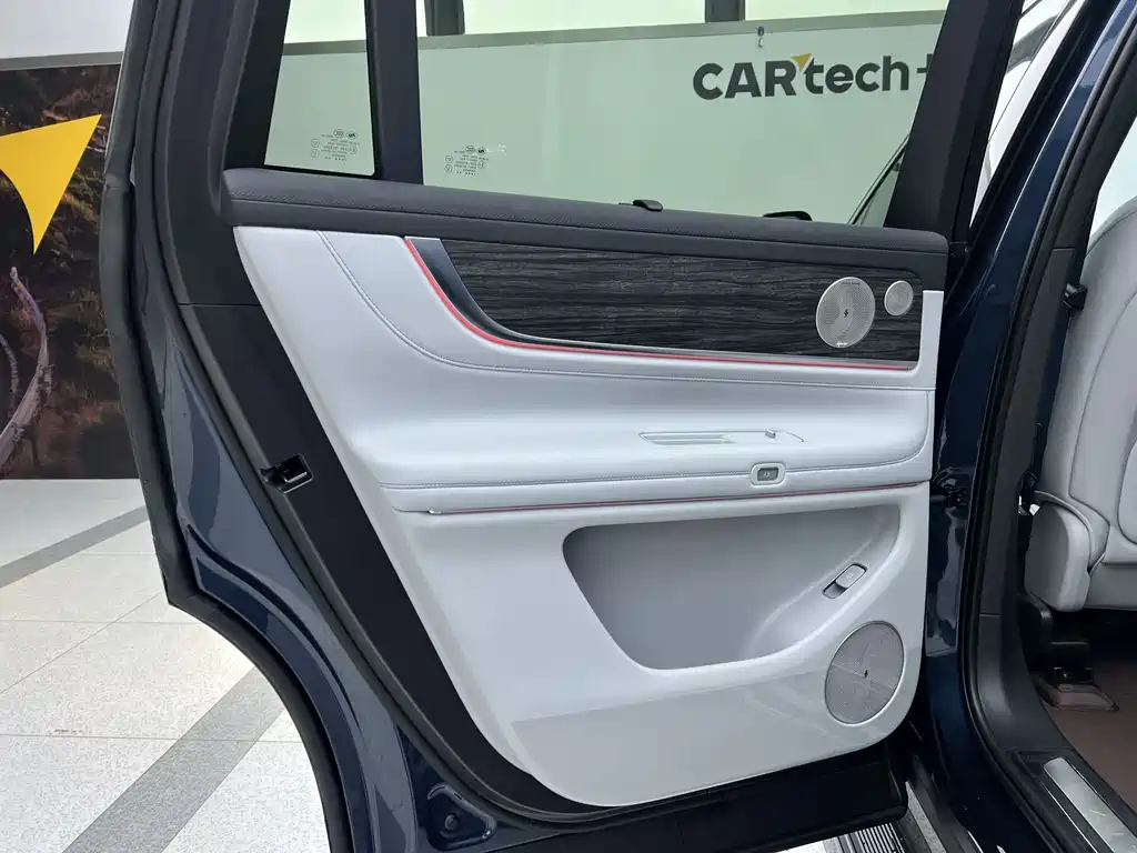 AITO M9 Aito M9 2025 Extended Range Ultra 52kWh 6-seat Version (192-line LiDAR) 2026 - thumbnail 16