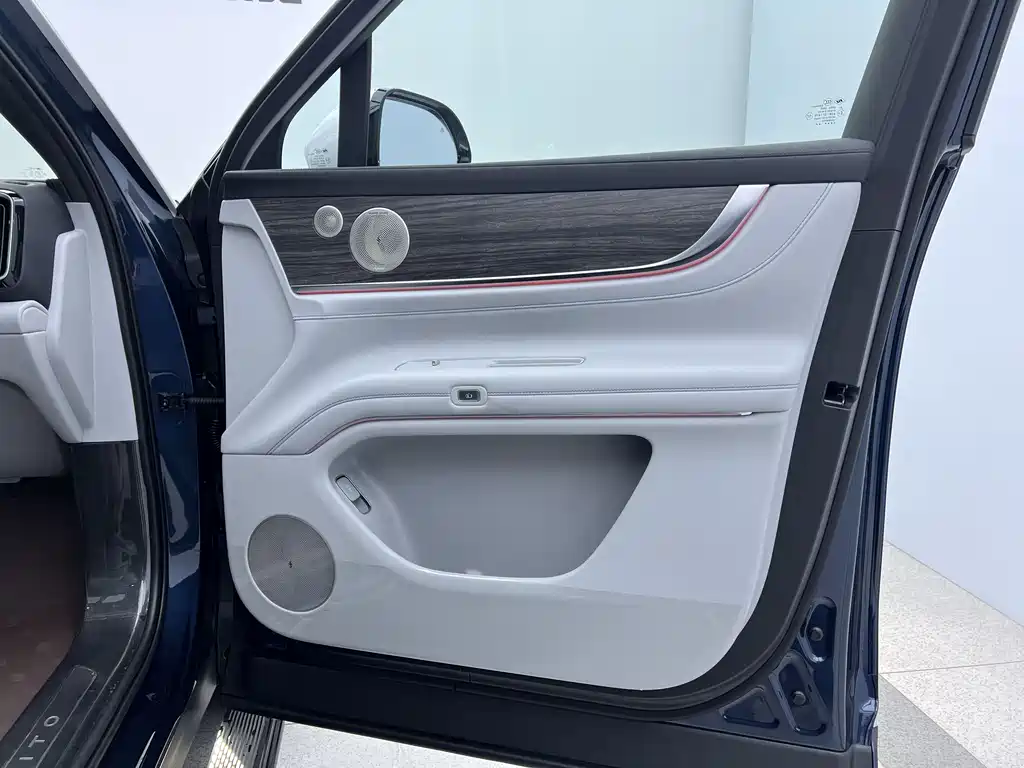 AITO M9 Aito M9 2025 Extended Range Ultra 52kWh 6-seat Version (192-line LiDAR) 2026 - thumbnail 27