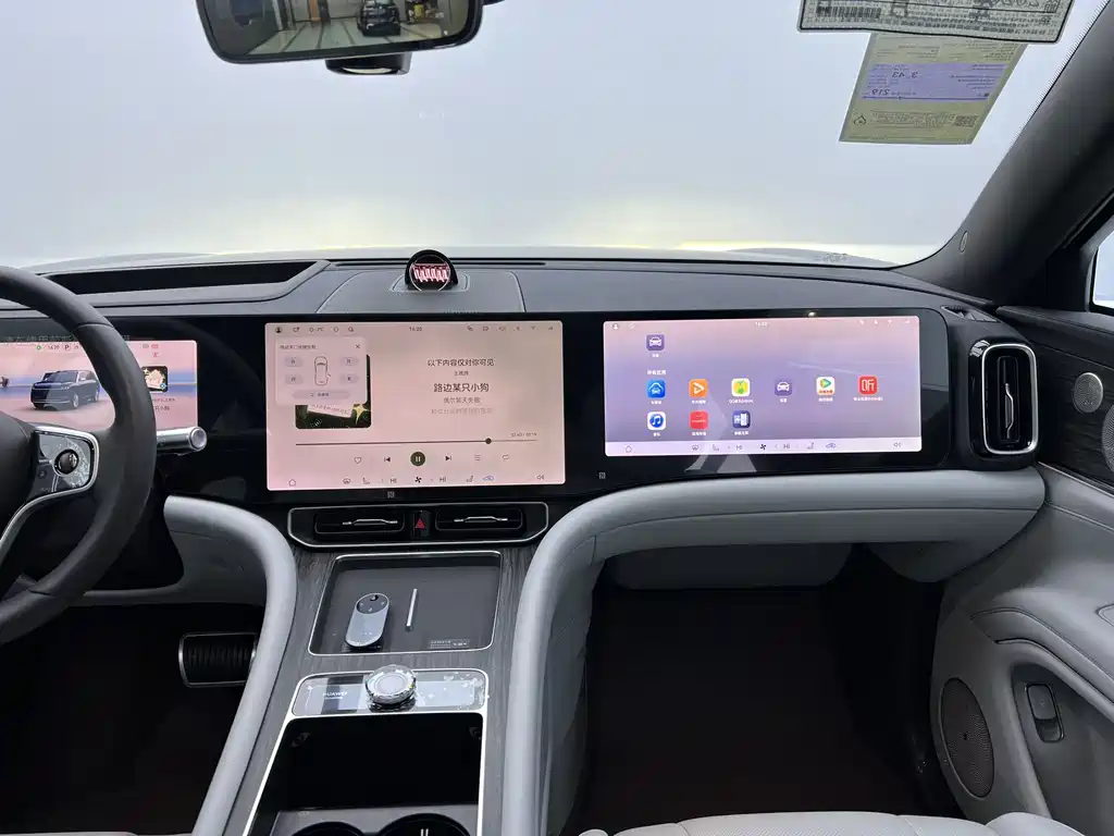 AITO M9 Aito M9 2025 Extended Range Ultra 52kWh 6-seat Version (192-line LiDAR) 2026 - thumbnail 29