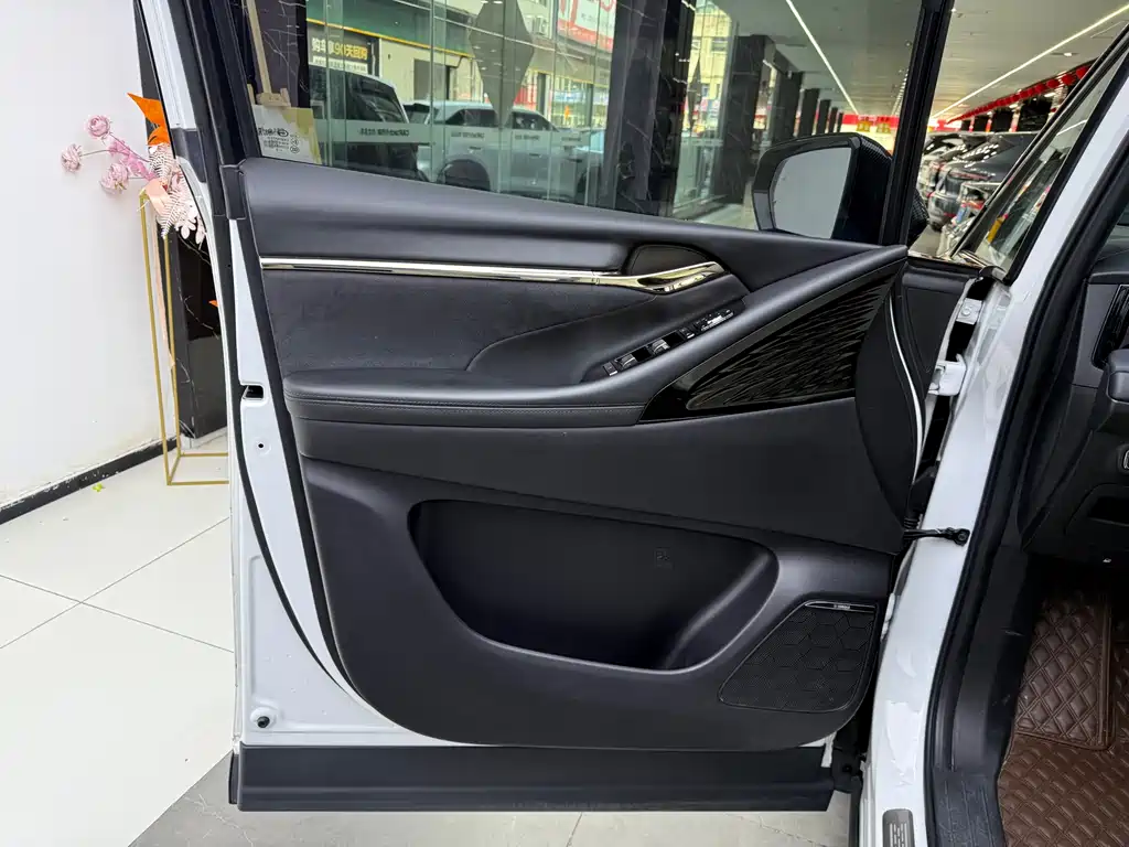GAC Trumpchi GAC Trumpchi M8 2023 Master Series 400T Flagship Edition 2023 - thumbnail 8