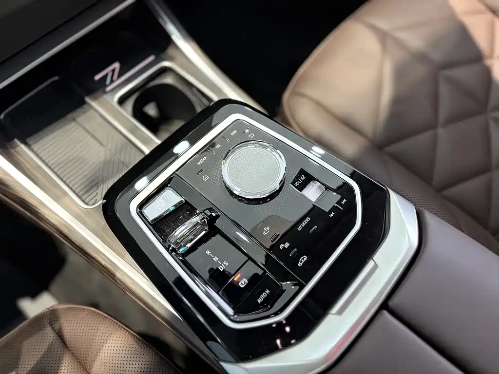 BMW BMW 7 Series 2023 735Li M Sport Package 2025 - thumbnail 8