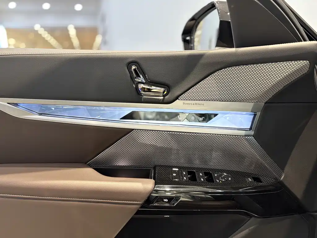 BMW BMW 7 Series 2023 735Li M Sport Package 2025 - thumbnail 11