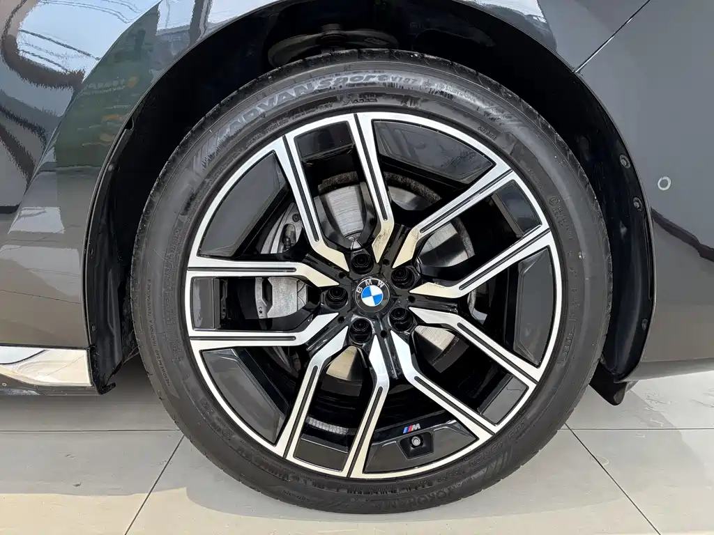 BMW BMW 7 Series 2023 735Li M Sport Package 2025 - thumbnail 25