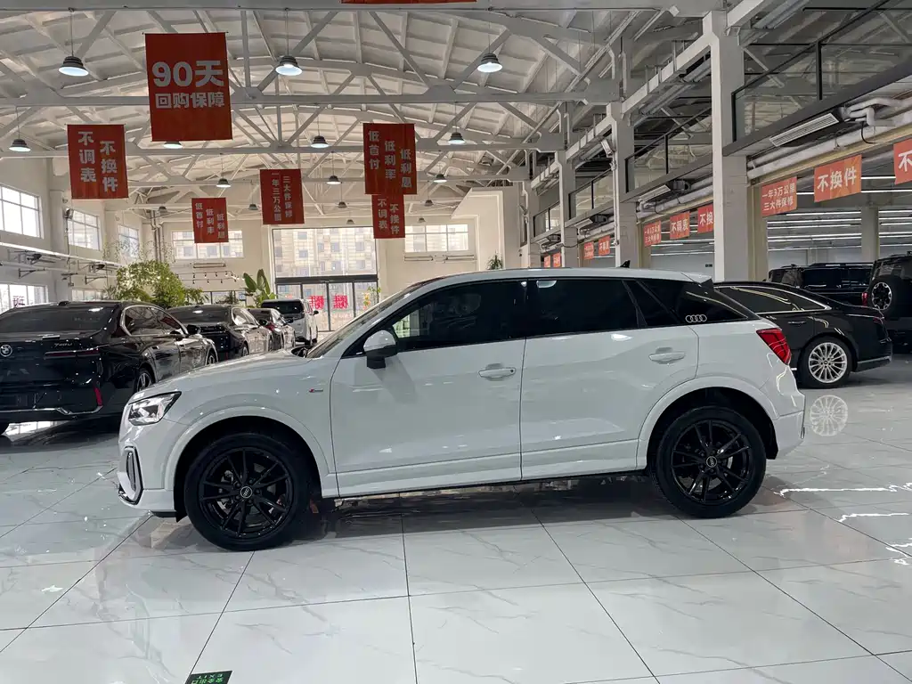 Audi Audi Q2L 2022 35 TFSI Sport Edition 2022 - thumbnail 3