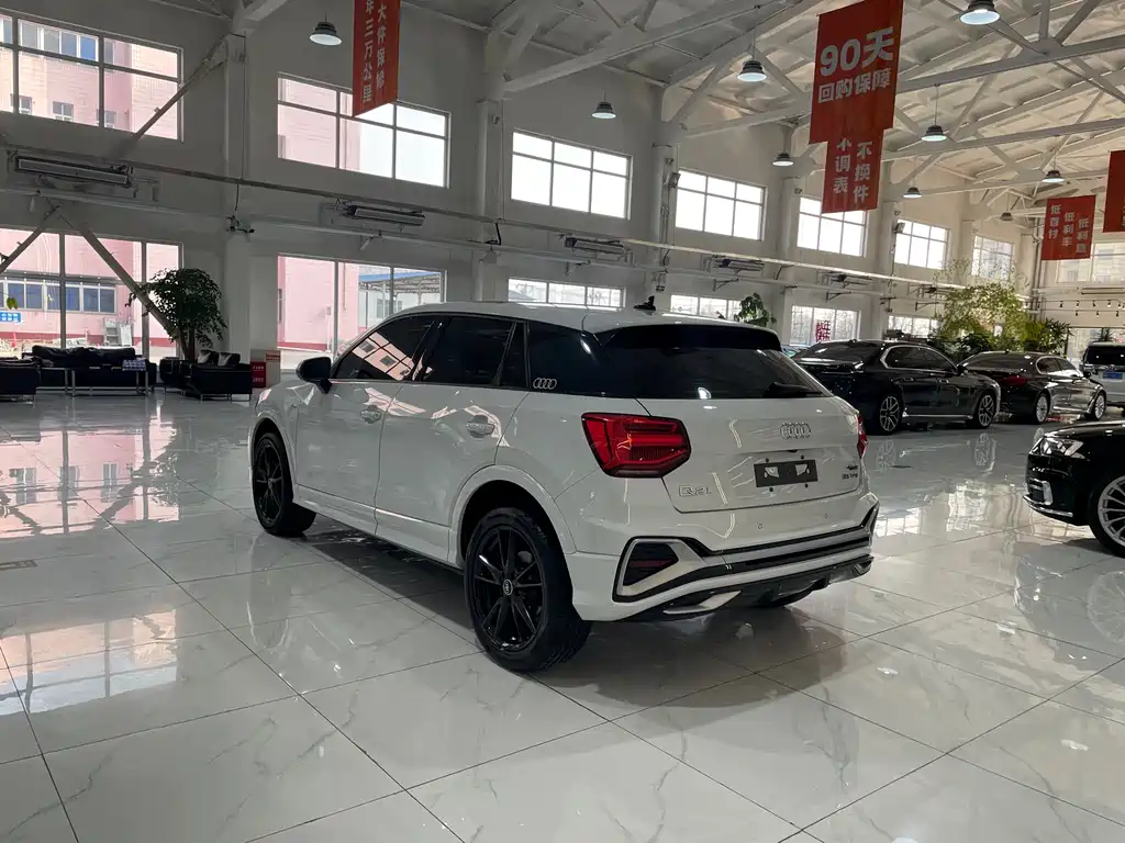 Audi Audi Q2L 2022 35 TFSI Sport Edition 2022 - thumbnail 4