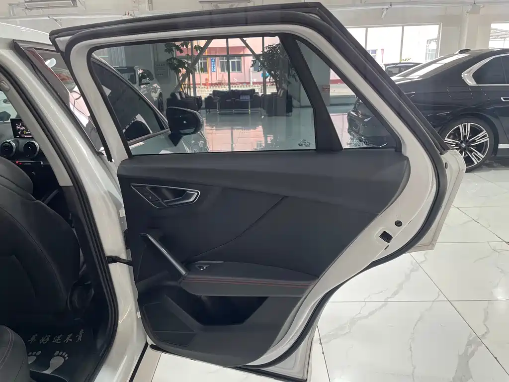 Audi Audi Q2L 2022 35 TFSI Sport Edition 2022 - thumbnail 29