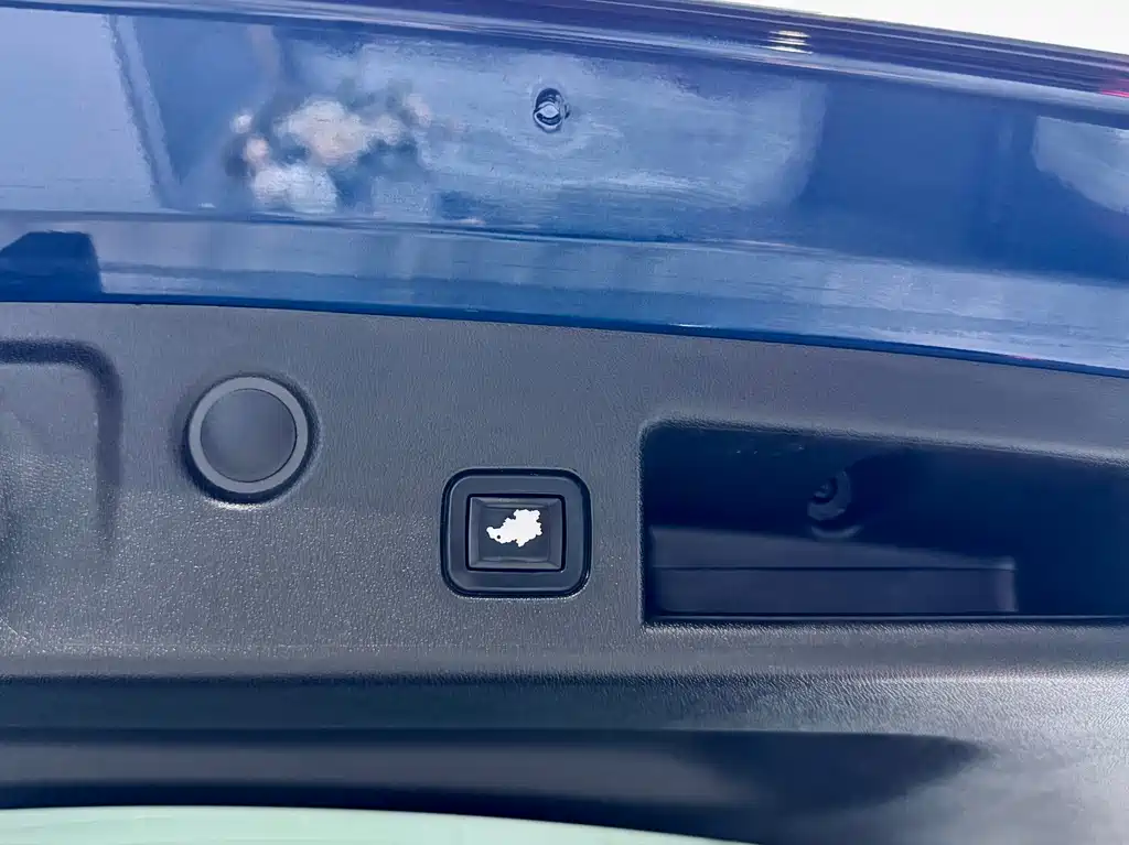 Chevrolet Equinox 2022 Light Hybrid 550T RS AWD Intelligent Defender Edition 2021 - thumbnail 24