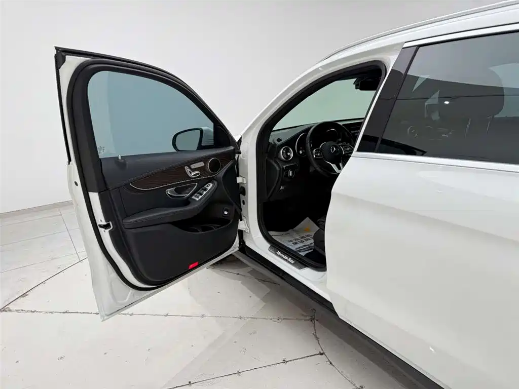 Mercedes-Benz Mercedes-Benz GLC 2020 GLC 260 L 4MATIC Luxury Edition 2019 - thumbnail 13