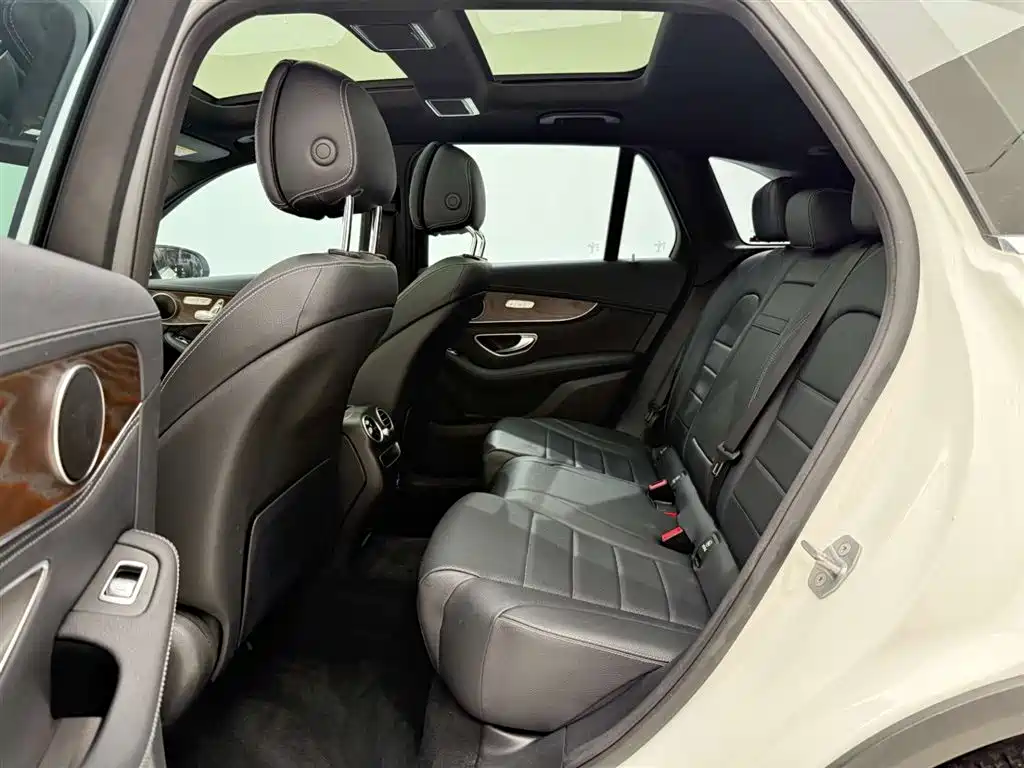 Mercedes-Benz Mercedes-Benz GLC 2020 GLC 260 L 4MATIC Luxury Edition 2019 - thumbnail 17