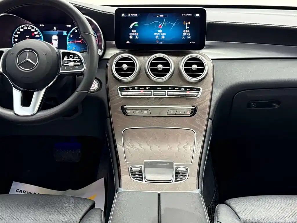 Mercedes-Benz Mercedes-Benz GLC 2020 GLC 260 L 4MATIC Luxury Edition 2019 - thumbnail 26