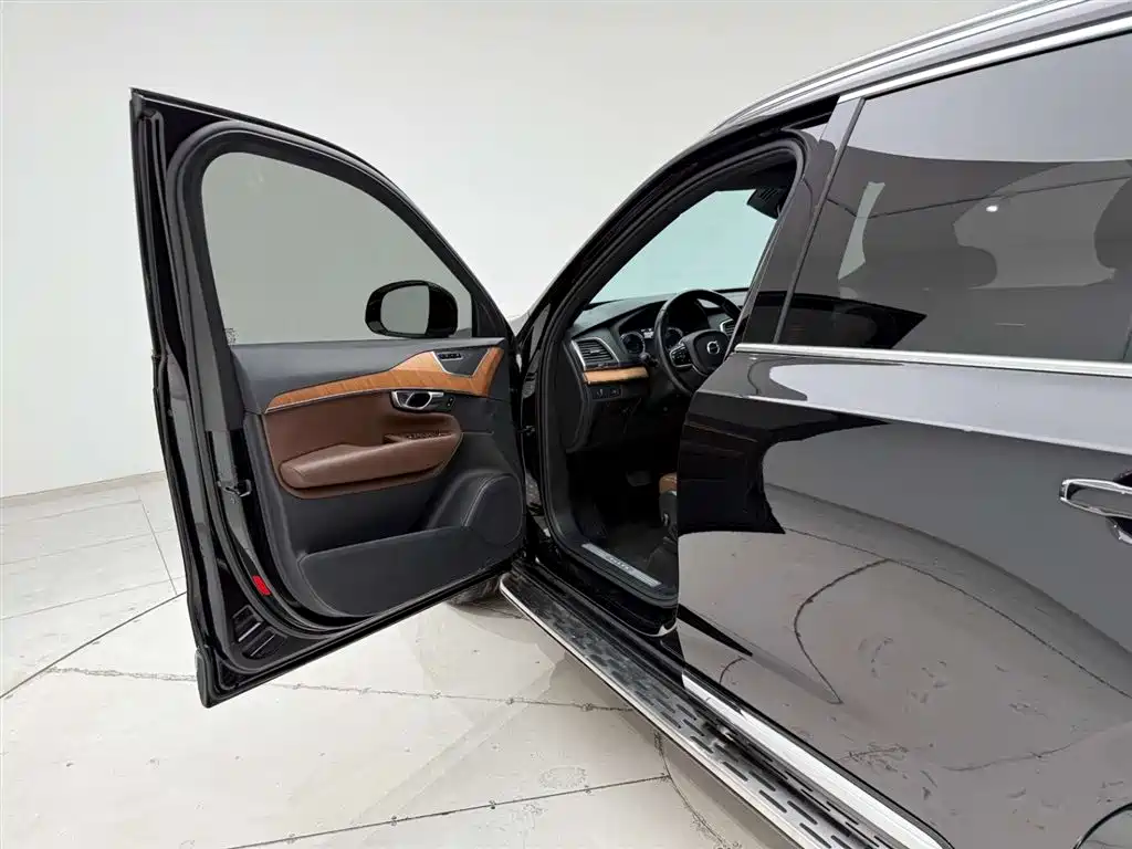Volvo Volvo XC90 2022 B5 Momentum Luxury 5-seat 2021 - thumbnail 13