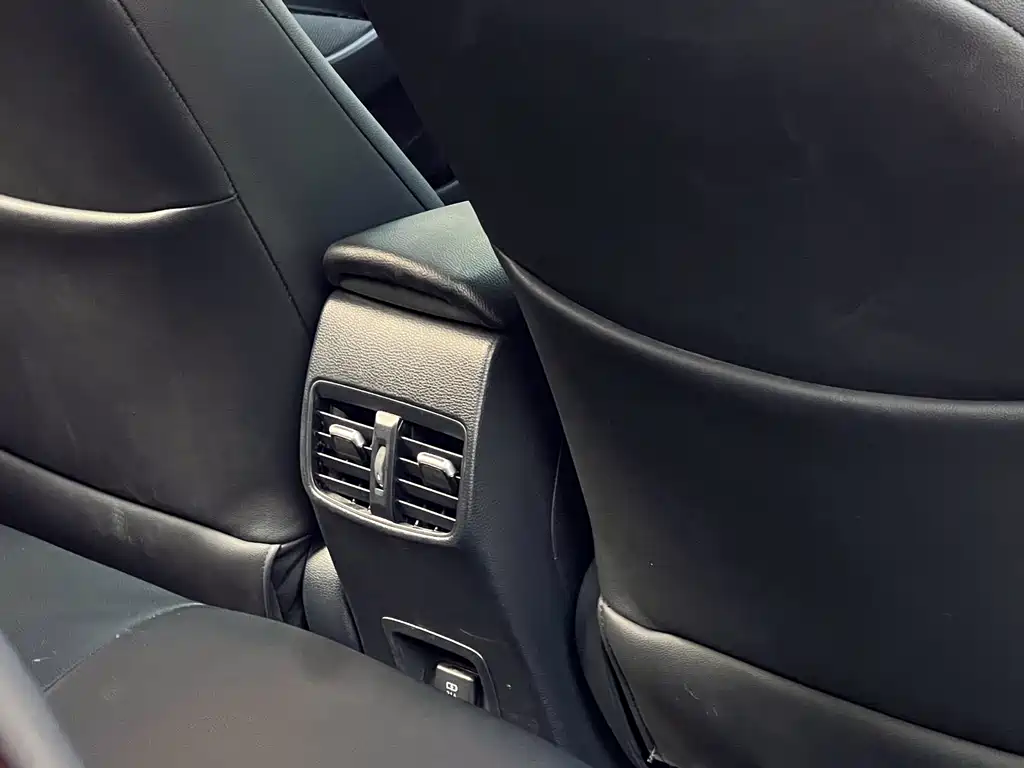 Toyota Toyota Corolla 2023 185T CVT Luxury Edition 2023 - thumbnail 20