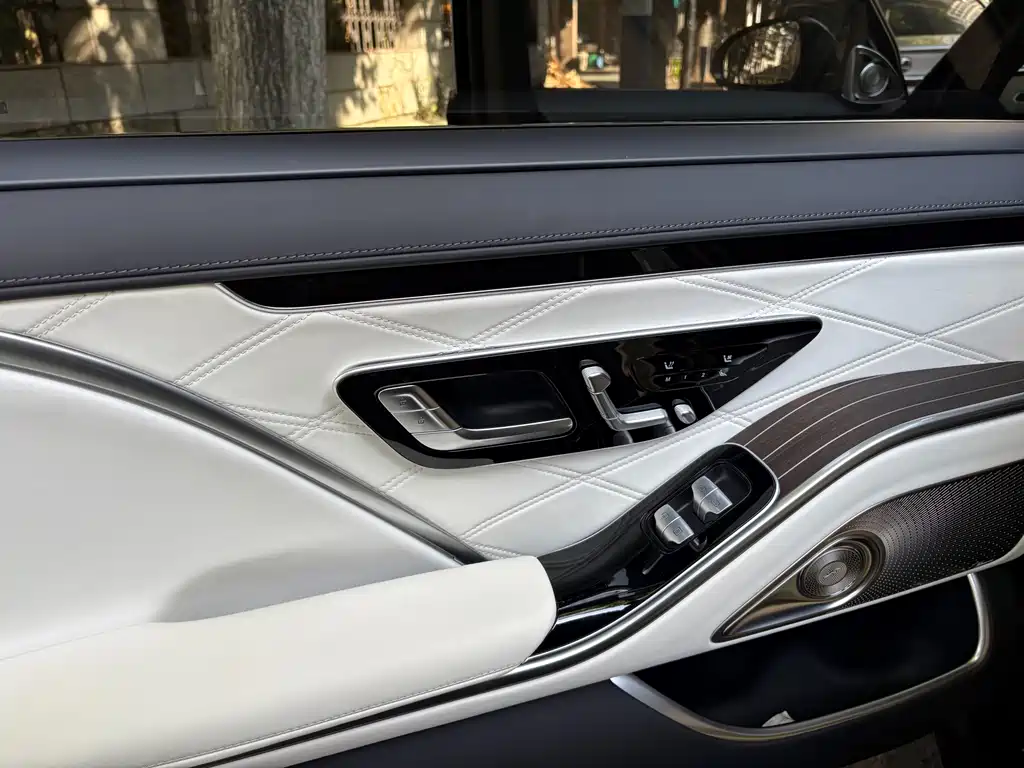 Mercedes-Benz Maybach S-Class 2022 S 680 4MATIC First Edition 2023 - thumbnail 7