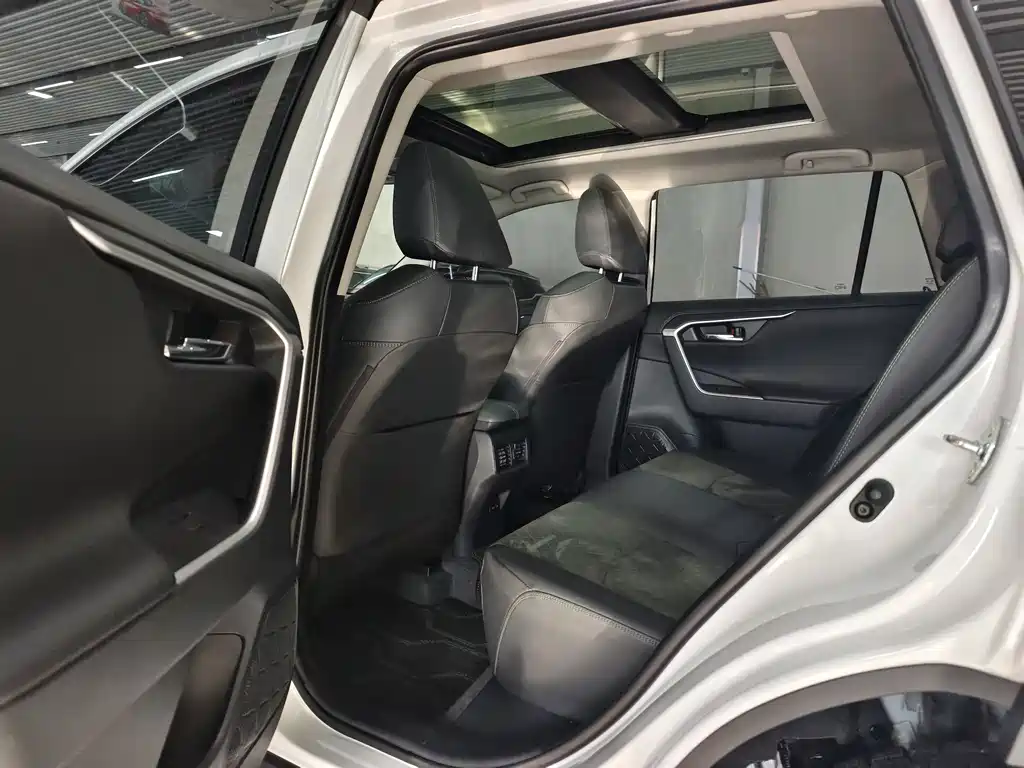 Toyota RAV4 2023 2.0L CVT AWD Adventure Flagship Edition 2023 - thumbnail 11