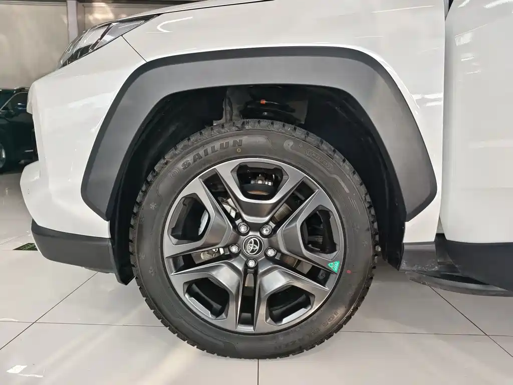 Toyota RAV4 2023 2.0L CVT AWD Adventure Flagship Edition 2023 - thumbnail 13