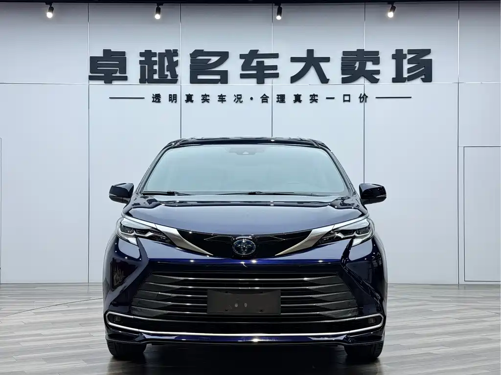 Toyota Toyota Sienna 2021 2.5L Hybrid Limited Edition 2022 - thumbnail 2