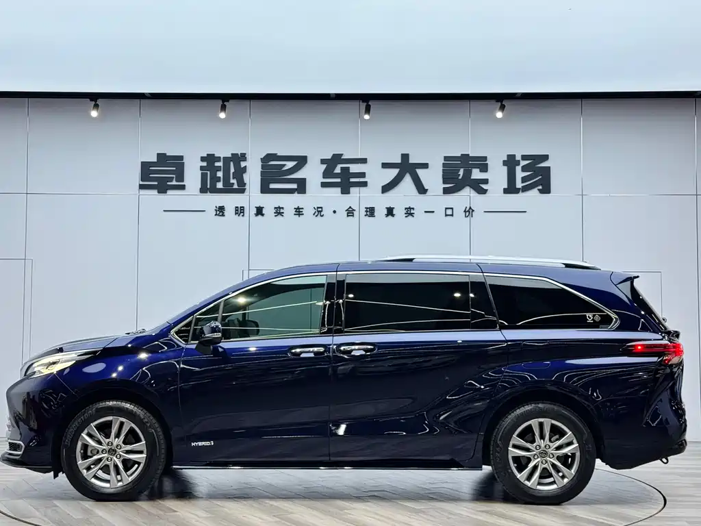 Toyota Toyota Sienna 2021 2.5L Hybrid Limited Edition 2022 - thumbnail 4