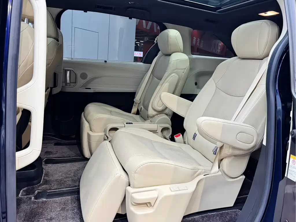 Toyota Toyota Sienna 2021 2.5L Hybrid Limited Edition 2022 - thumbnail 10