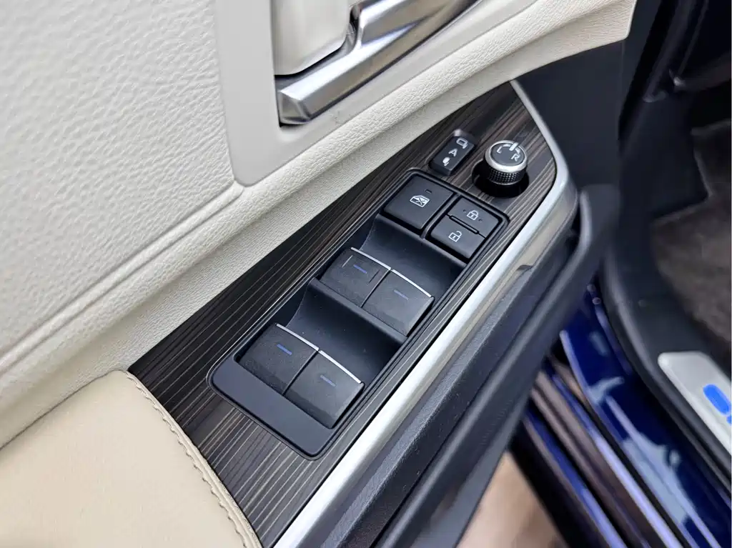 Toyota Toyota Sienna 2021 2.5L Hybrid Limited Edition 2022 - thumbnail 12