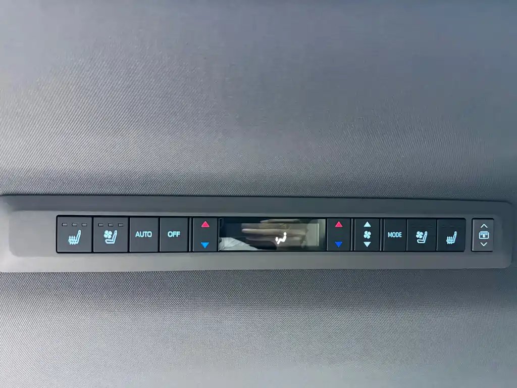 Toyota Toyota Sienna 2021 2.5L Hybrid Limited Edition 2022 - thumbnail 23