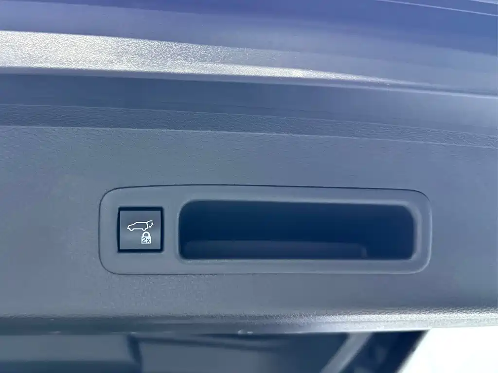 Toyota Toyota Sienna 2021 2.5L Hybrid Limited Edition 2022 - thumbnail 26