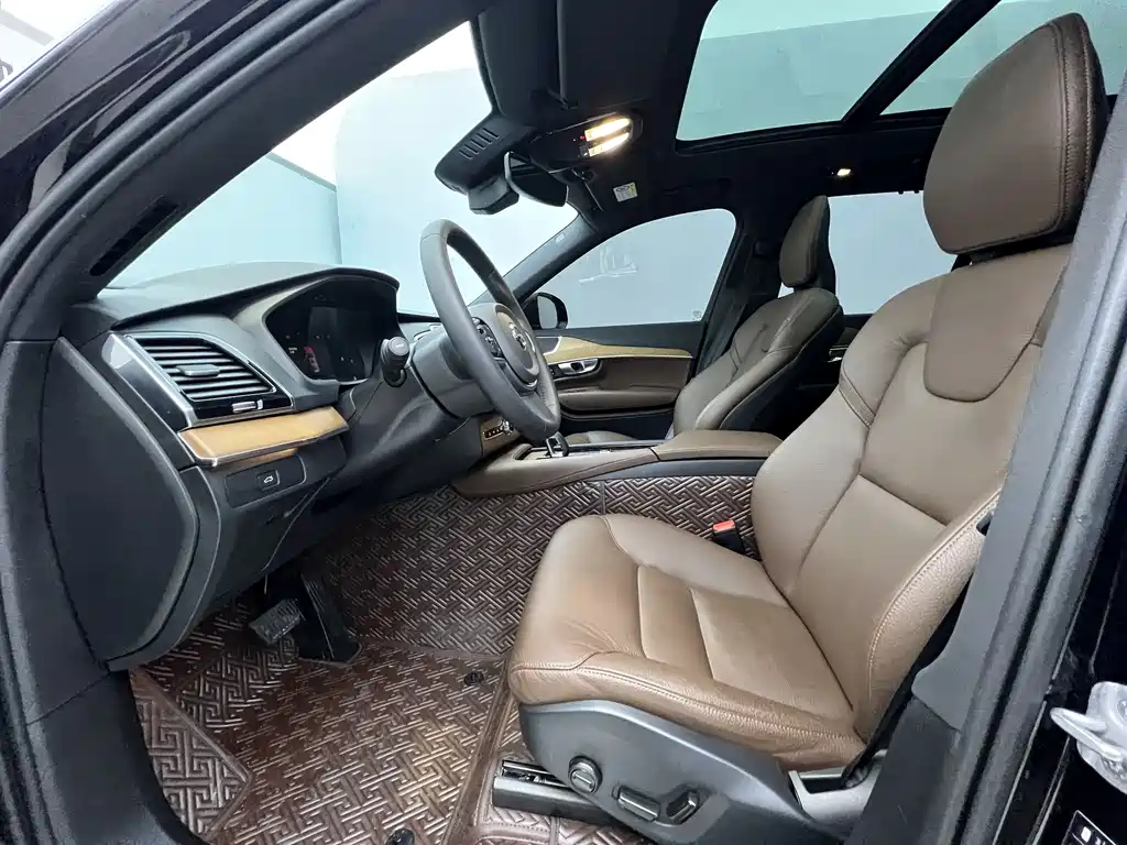 Volvo Volvo XC90 2023 B6 Momentum Luxury 7-seater 2023 - thumbnail 8