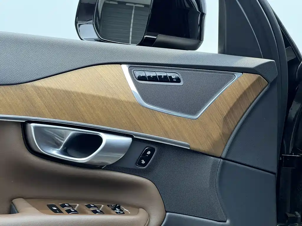 Volvo Volvo XC90 2023 B6 Momentum Luxury 7-seater 2023 - thumbnail 11
