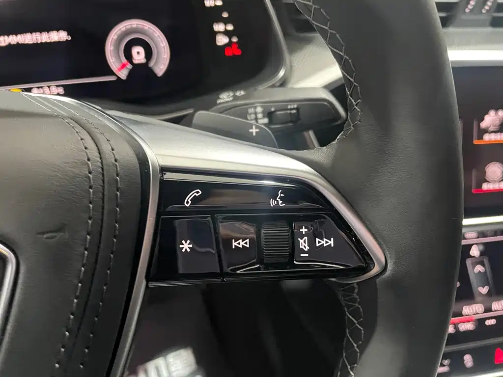 Audi Audi A6L 2024 40 TFSI Luxury Dynamic Edition 2025 - thumbnail 12
