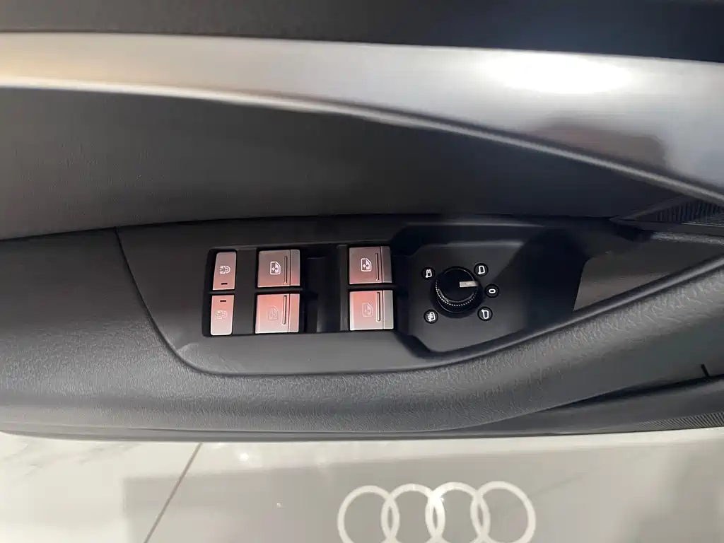 Audi Audi A6L 2024 40 TFSI Luxury Dynamic Edition 2025 - thumbnail 25