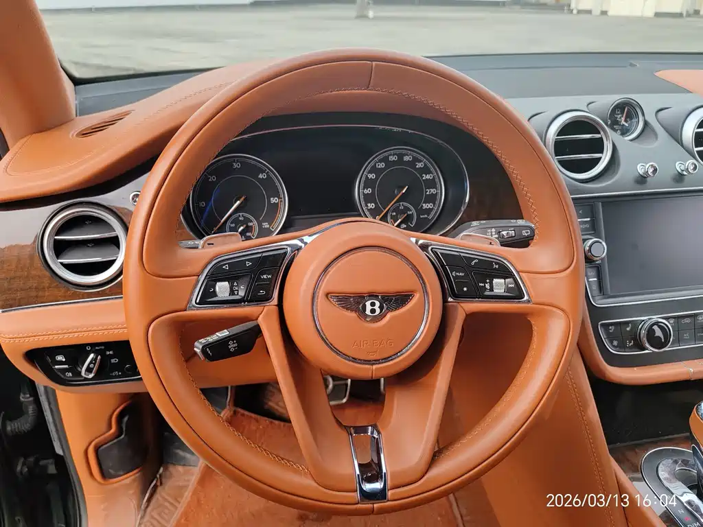 Bentley Bentayga 2017 4.0T Diesel Euro-spec 2019 - thumbnail 4