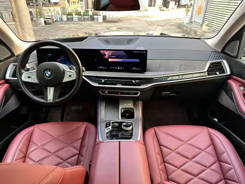 BMW BMW X5 2025 xDrive 30Li M Sport Shadow Night Package 2025 - thumbnail 4