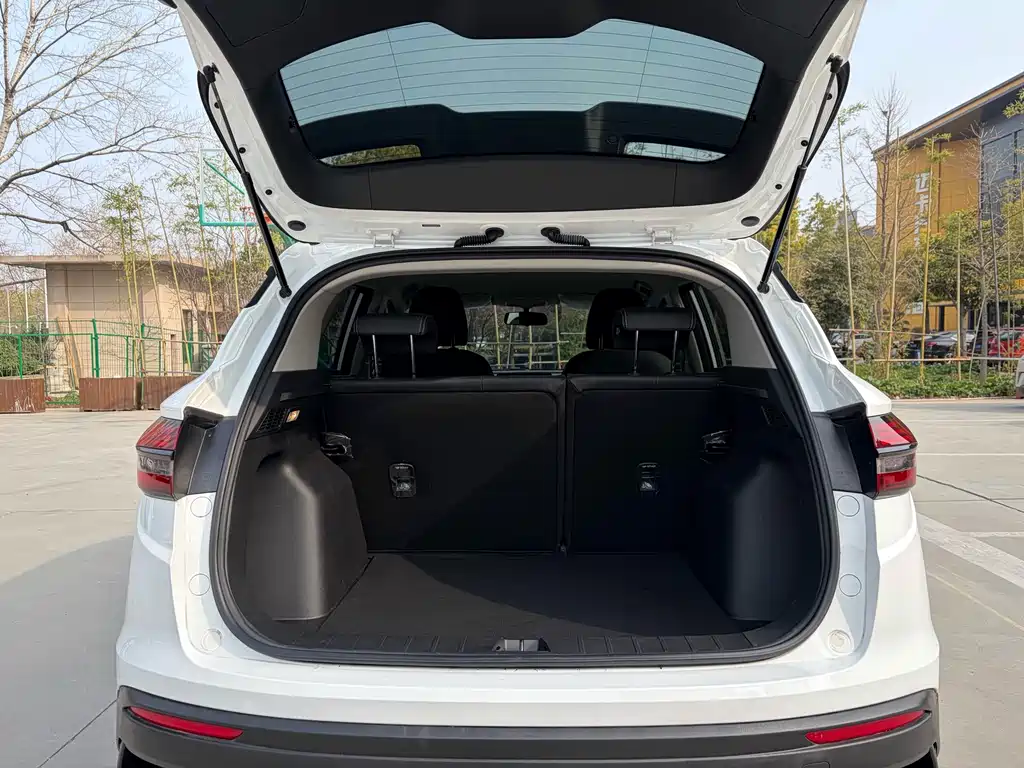Geely Auto Geely Binyue 2025 1.5L Manual Supercapacity 2026 - thumbnail 8
