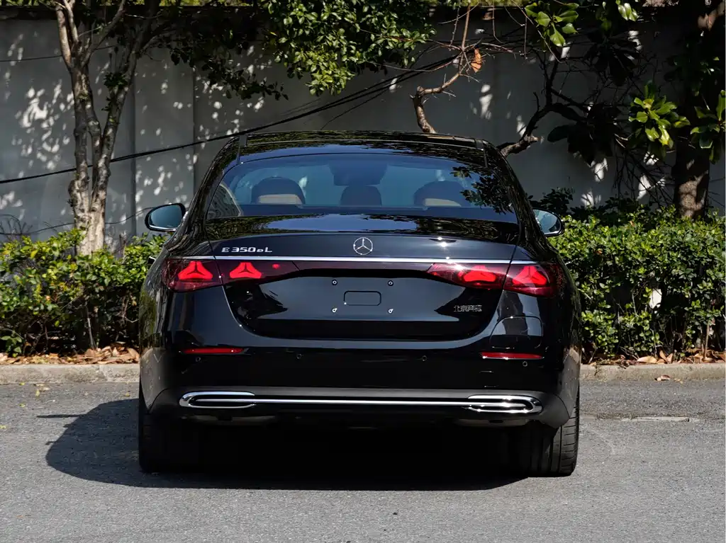 Mercedes-Benz Mercedes-Benz E-Class 2024 E 350 e L Plug-in Hybrid Sedan 2024 - thumbnail 5